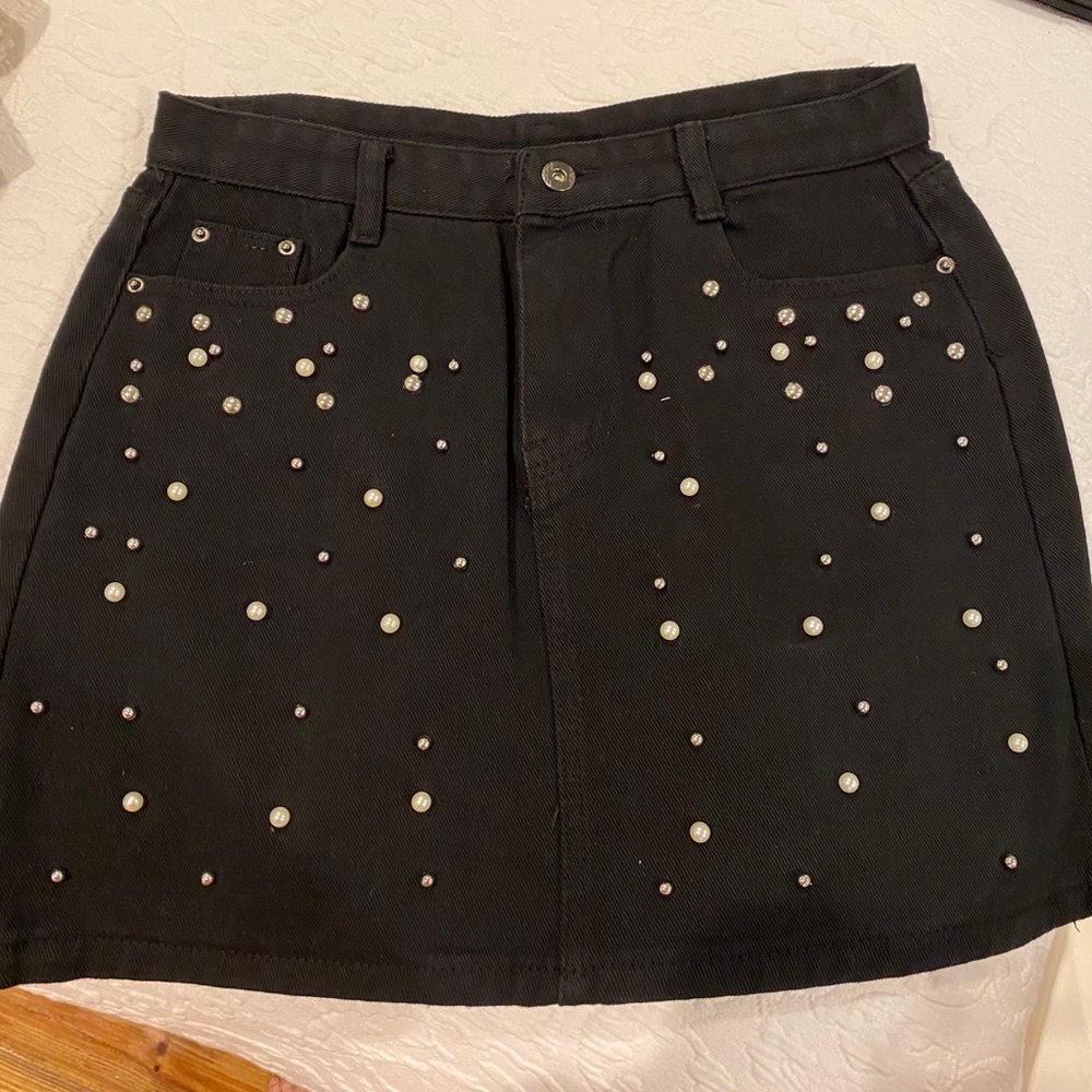 Black stud pearl skirt